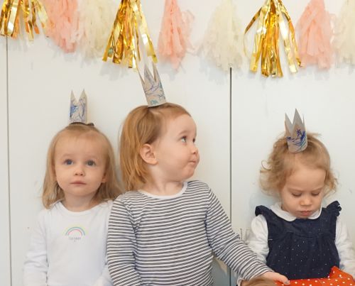 Kronice iz rolic toaletnega papirja