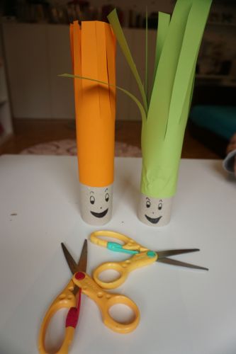 Zabavne frizure - rezanje s škarjami