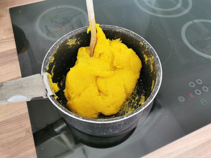 Domači limonin plastelin