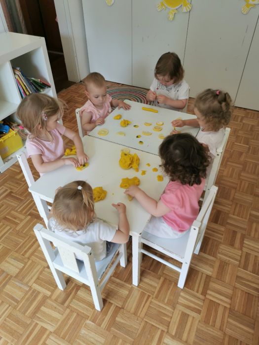 Domači limonin plastelin