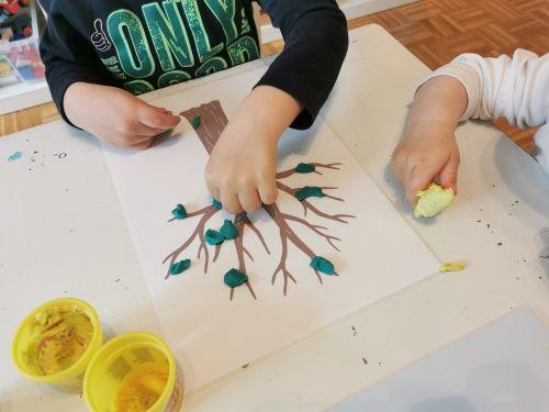 Pomladni plastelin in predloge