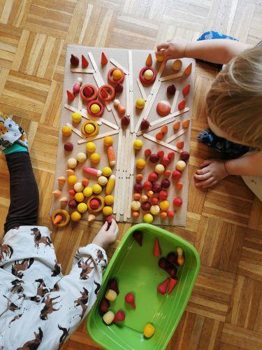 Jesensko drevo - Grapat drobni delci