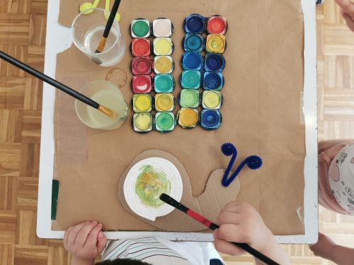 Polž iz papirnatih brisačk