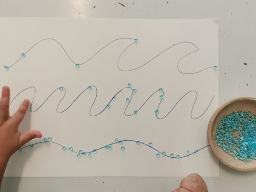 Grafomotorika z drobnimi delci